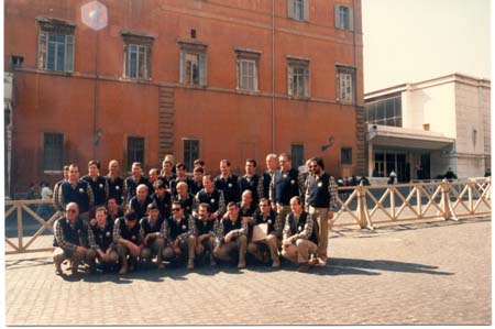 116 1987 Citta' del Vaticano foto di gruppo