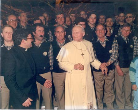 118 1987 Il coro con SS.Paolo VI